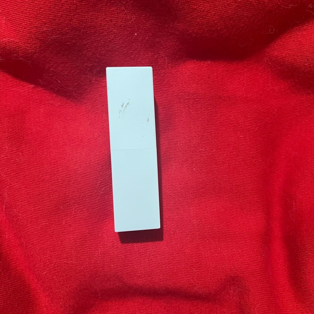 White Lithe Lipstick Case - Picture 2 of 5
